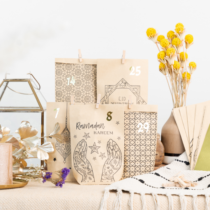MIJOMA Ramadankalender zum Befüllen - 30 bunte Geschenkschachteln mit  Automatikboden, Goldfoliendruck - Ramadan Kalender & Zahlenaufkleber -  vielfältige Designs - Eid Mubarak - wiederverwendbar : :  Bürobedarf & Schreibwaren