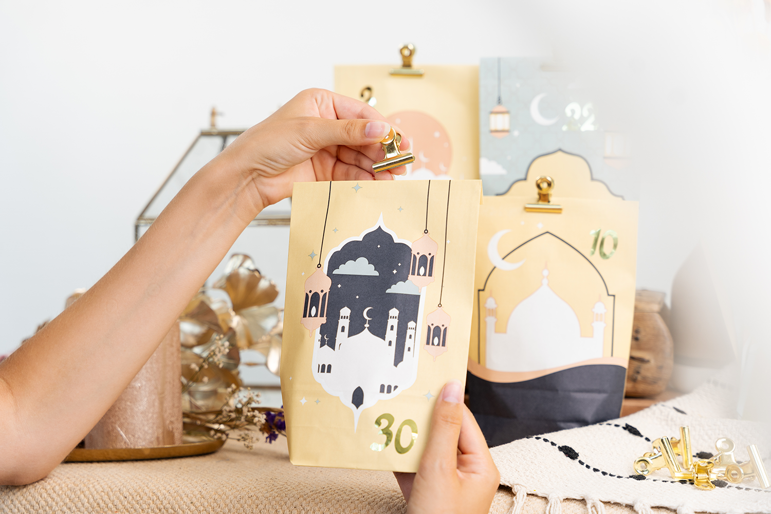 AMARI ® Sacs de Ramadan (30 sachets, autocollants & agrafes inclus) - Ramadan  calendrier - Sac ramadan moubarak - Sachet ramadan - Calendrier ramadan à  remplir : : Cuisine et Maison