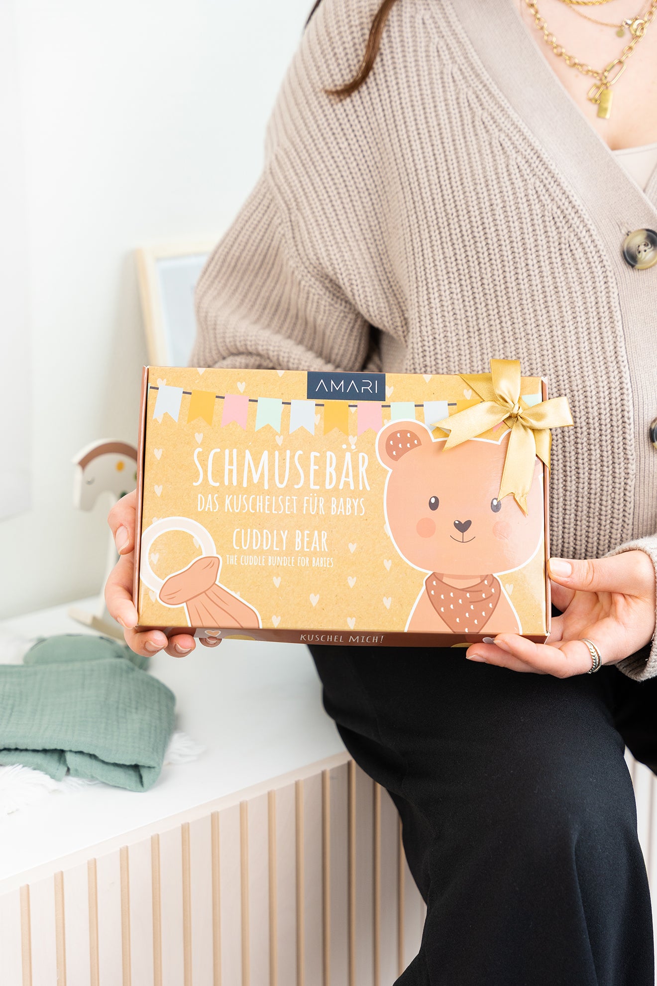 AMARI Kuschelset für Babys brauner Verpackung